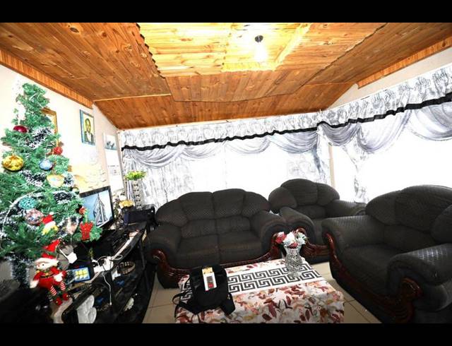 3 BEDROOM HOUSE FOR SALE IN BIRCHWOOD PARK